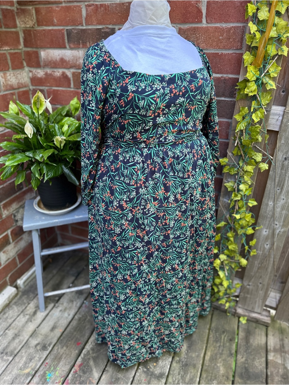 Lost + Wander Dark Green Floral Scoop-Neck Maxi Dress